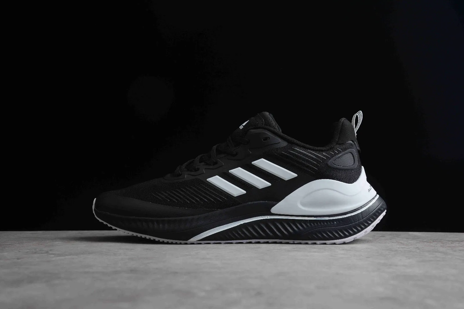 Adidas Originals Alphamagma Core Black Cloud White GV7928