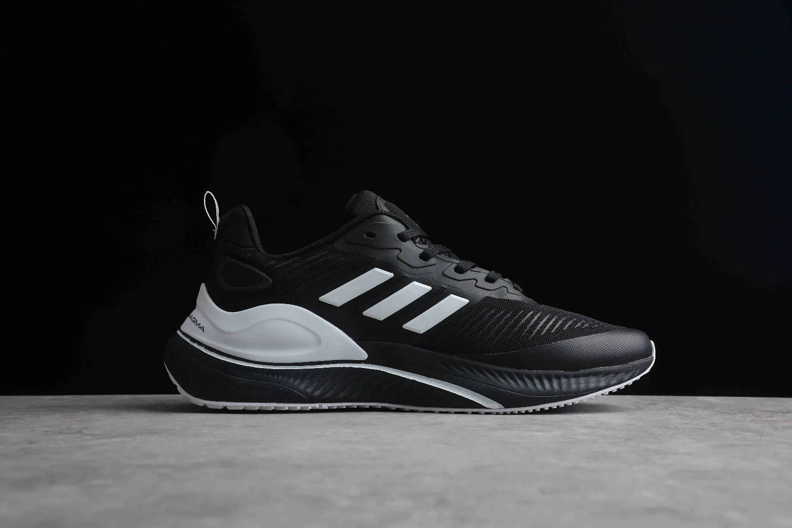 Adidas Originals Alphamagma Core Black Cloud White GV7928