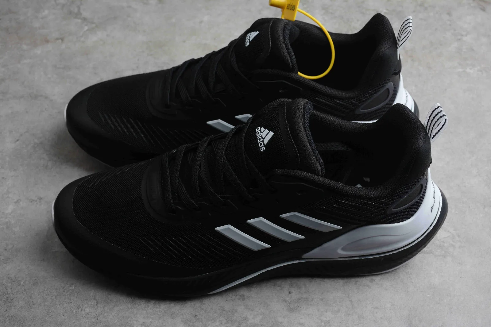 Adidas Originals Alphamagma Core Black Cloud White GV7928