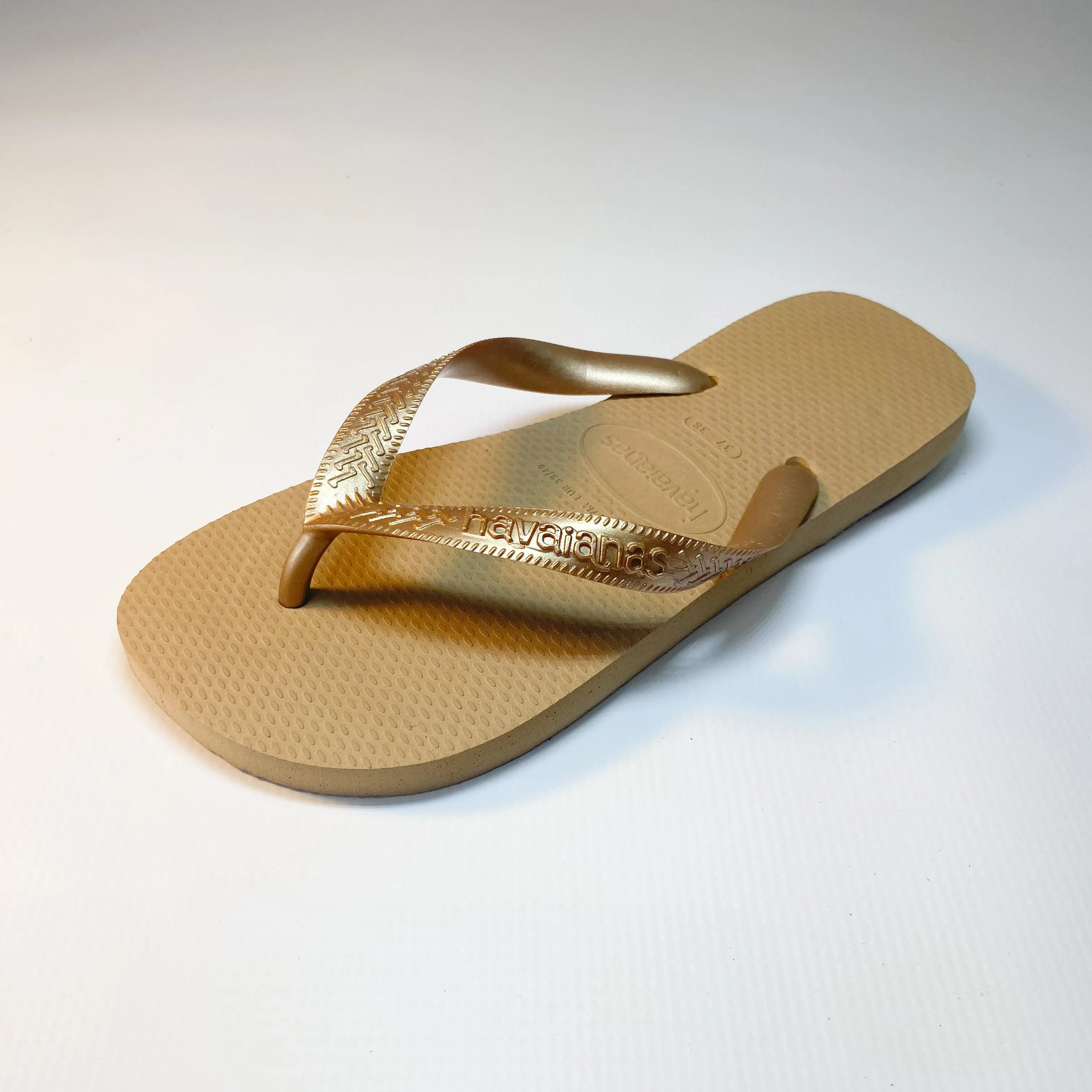 Havaiana rose gold top thong