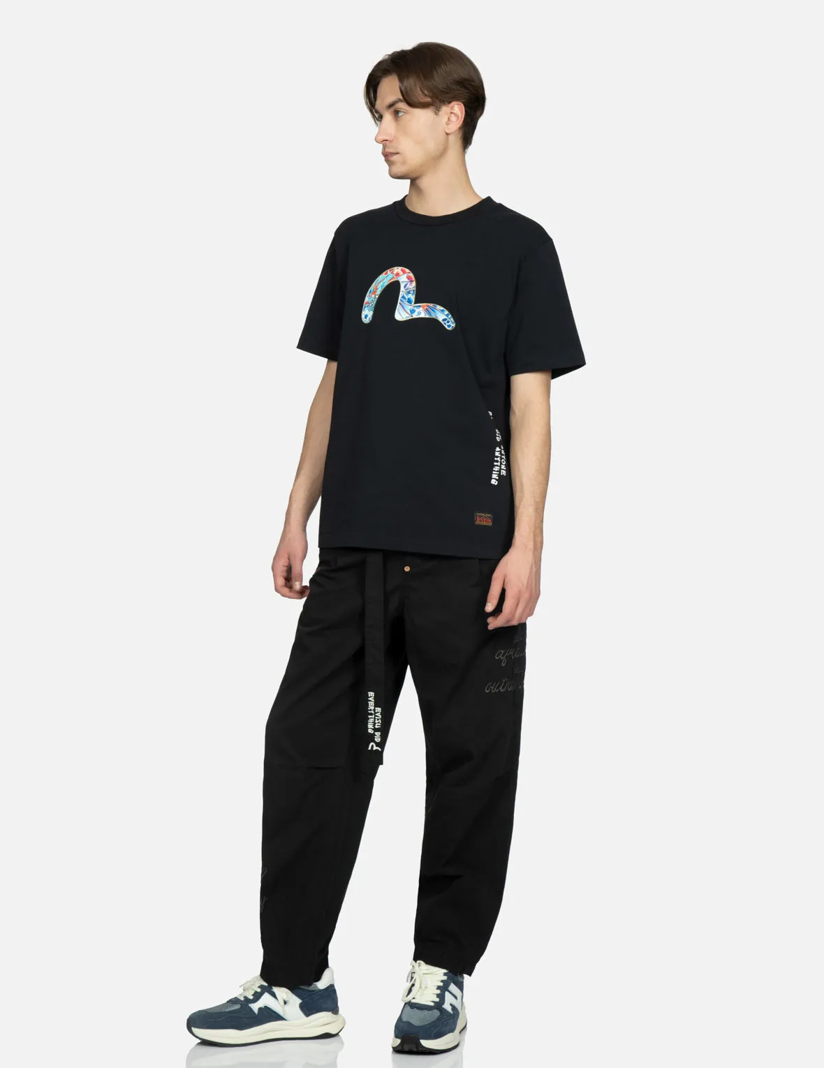 Kamon and Slogan Embroidery Loose Fit Pants