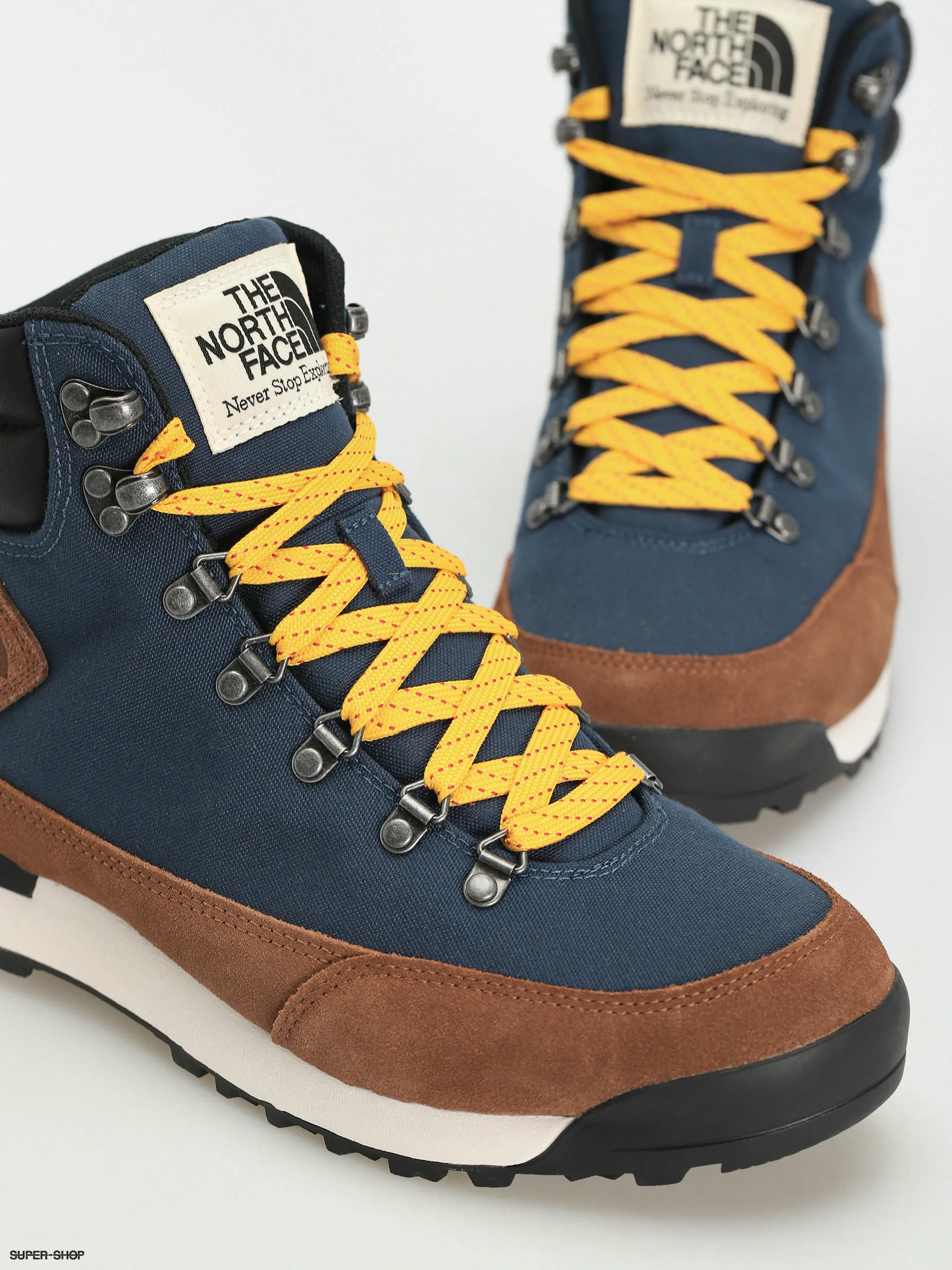 The North Face Back To Berkeley Iv Textile Wp Shoes (shady blue/monksrobebrn)