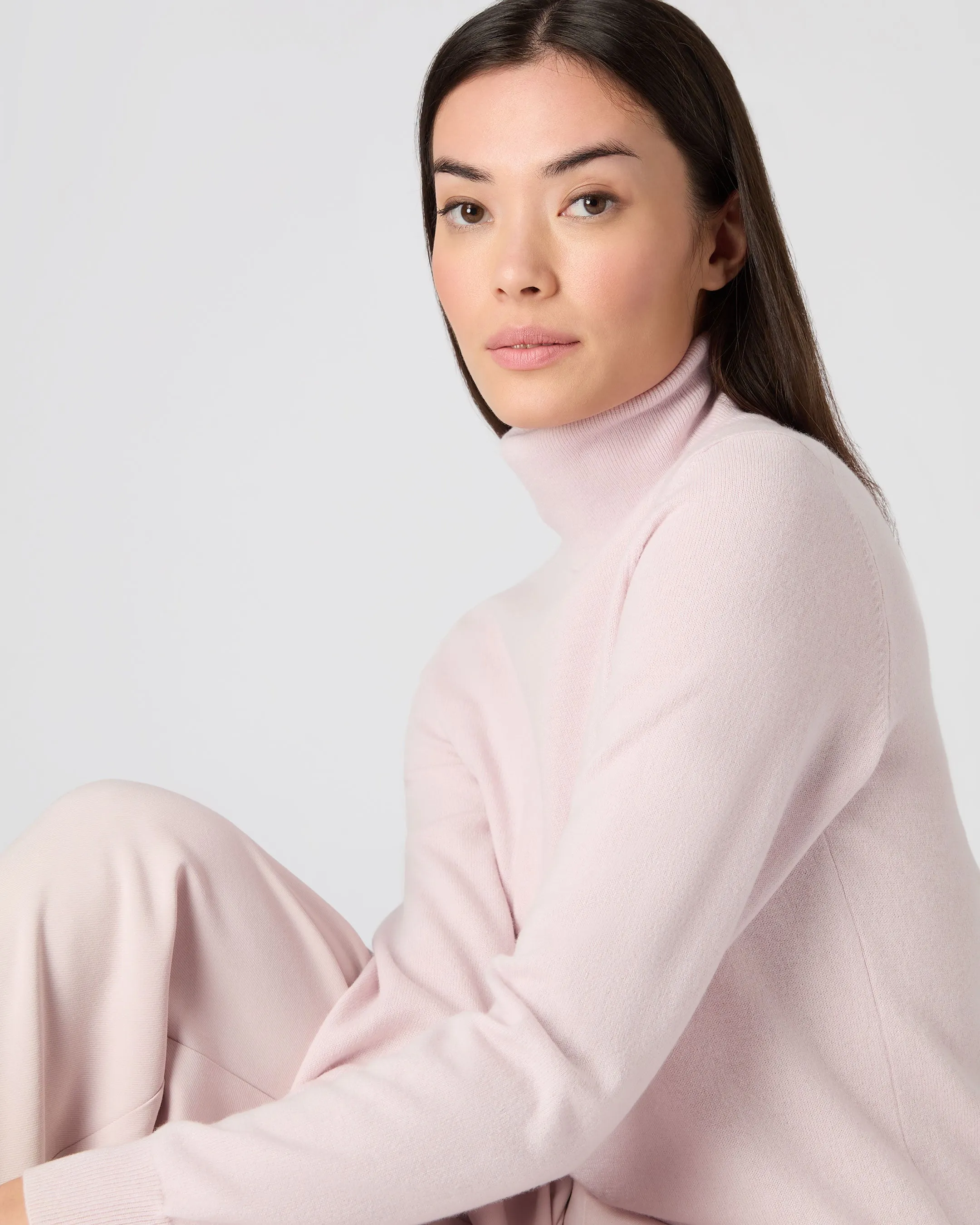 Women's Luna Roll Neck Cashmere Jumper Quartz Pink