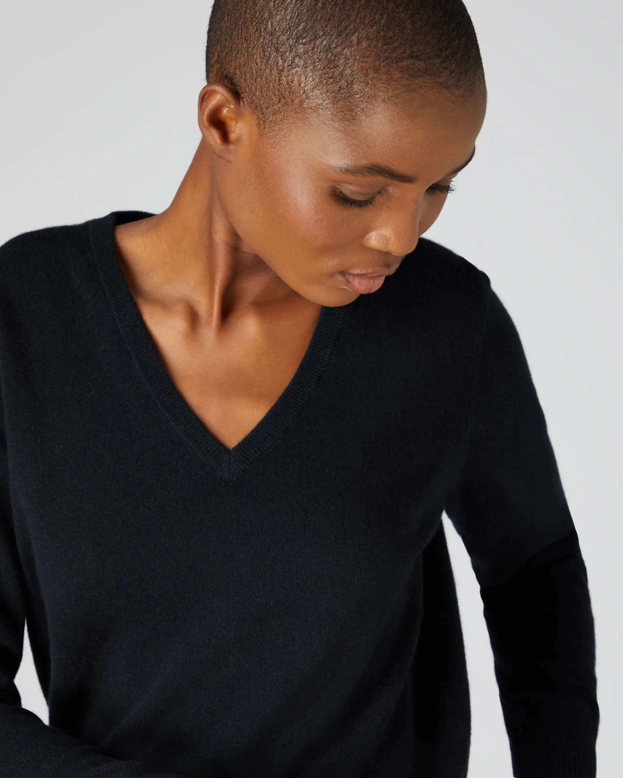 Women's Phoebe V Neck Cashmere Jumper Black