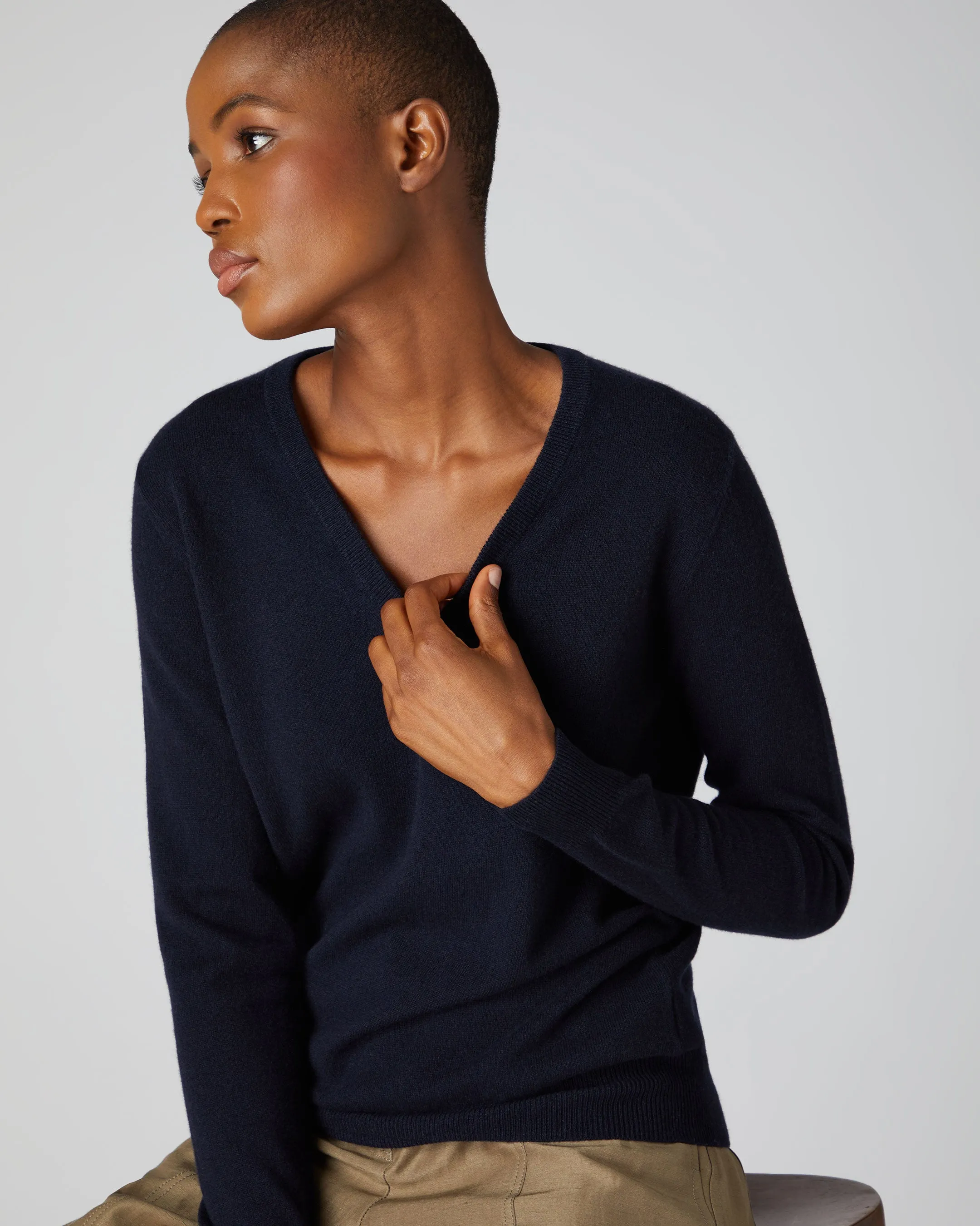 Women's Phoebe V Neck Cashmere Jumper Navy Blue